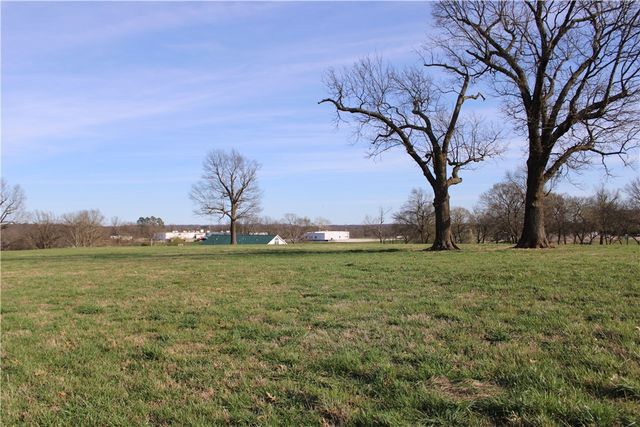 2176 Northern Trace Way, Tontitown, AR 72762