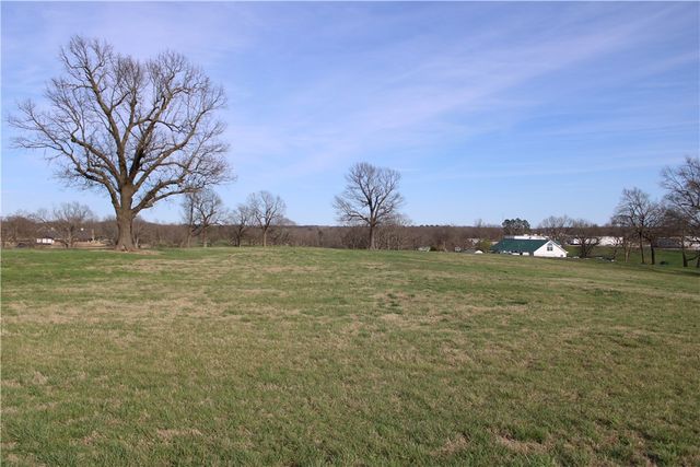 2176 Northern Trace Way, Tontitown, AR 72762