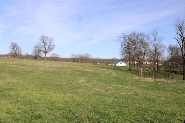 2176 Northern Trace Way, Tontitown, AR 72762