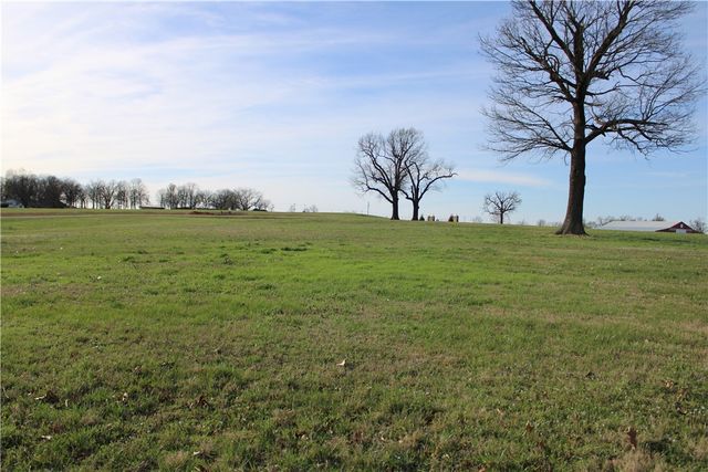 2176 Northern Trace Way, Tontitown, AR 72762