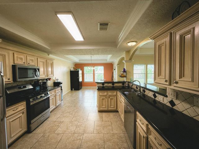 1102 N Shepherd Drive, Baytown, TX 77520