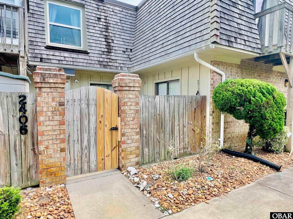 Image 1 of property listing at 2406 Neptune Way, Kitty Hawk, NC 27949