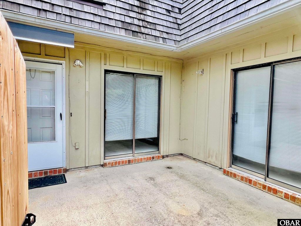 Image 3 of property listing at 2406 Neptune Way, Kitty Hawk, NC 27949