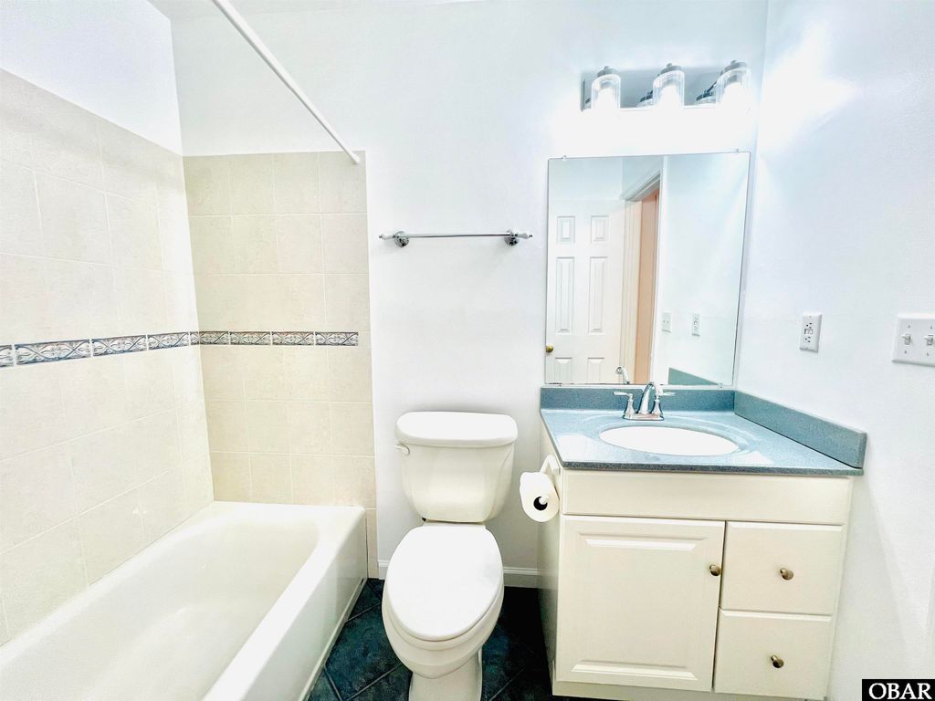 Image 27 of property listing at 2406 Neptune Way, Kitty Hawk, NC 27949