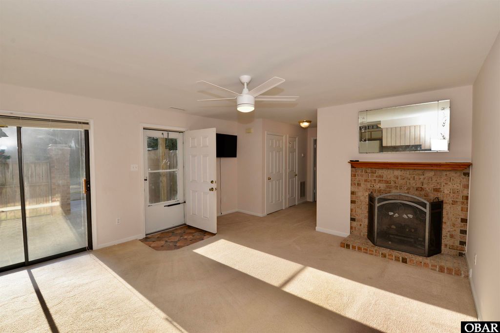 Image 5 of property listing at 2406 Neptune Way, Kitty Hawk, NC 27949