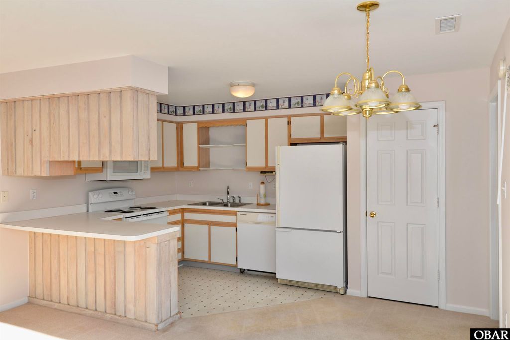 Image 8 of property listing at 2406 Neptune Way, Kitty Hawk, NC 27949
