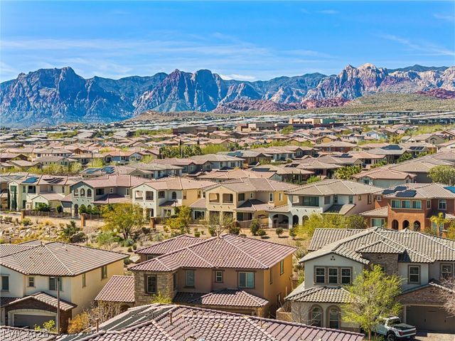 472 Bosco Di Fiore Street, Las Vegas, NV 89138