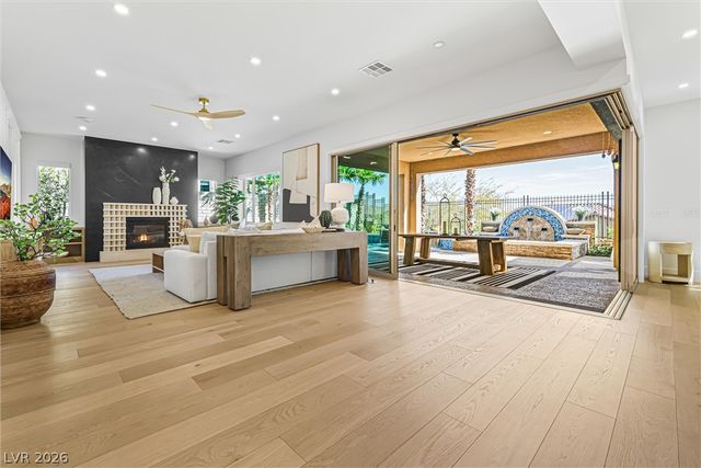 472 Bosco Di Fiore Street, Las Vegas, NV 89138