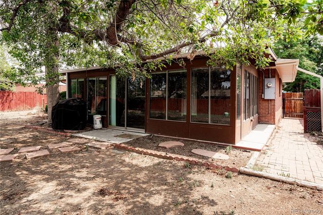 563 Jamaica Street, Aurora, CO 80010