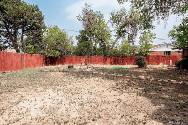 563 Jamaica Street, Aurora, CO 80010