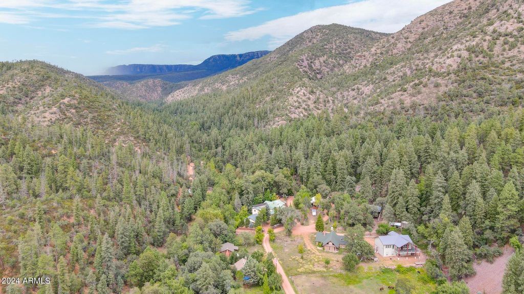 Image 3 of property listing at 4678 N BEAR FLAT Road, Payson, AZ 85541