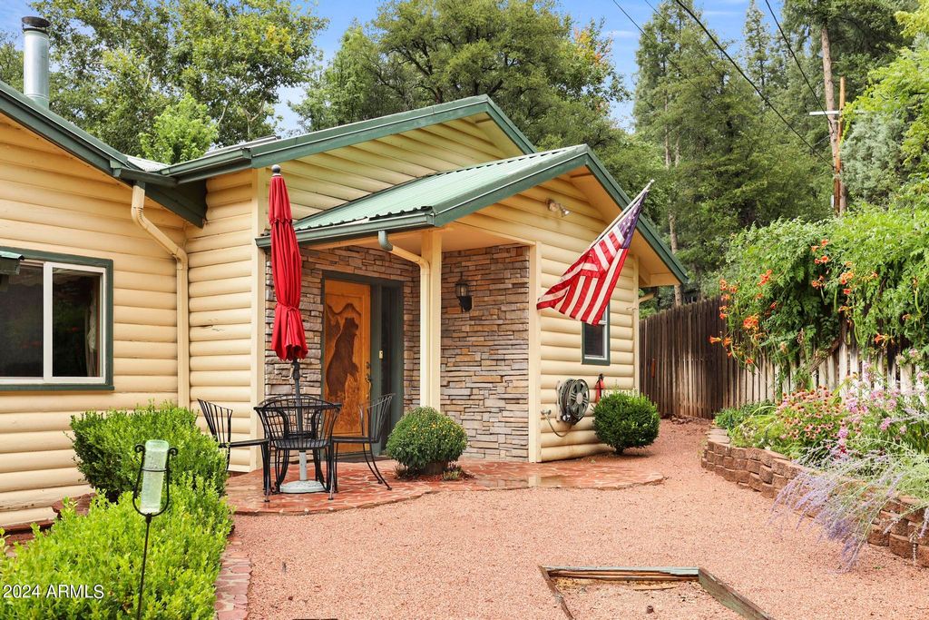Image 5 of property listing at 4678 N BEAR FLAT Road, Payson, AZ 85541