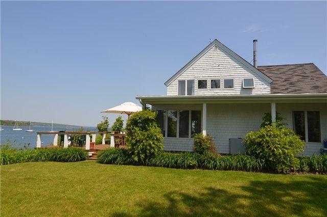 23 Avenue B, Jamestown, RI 02835