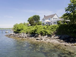 23 Avenue B, Jamestown, RI 02835