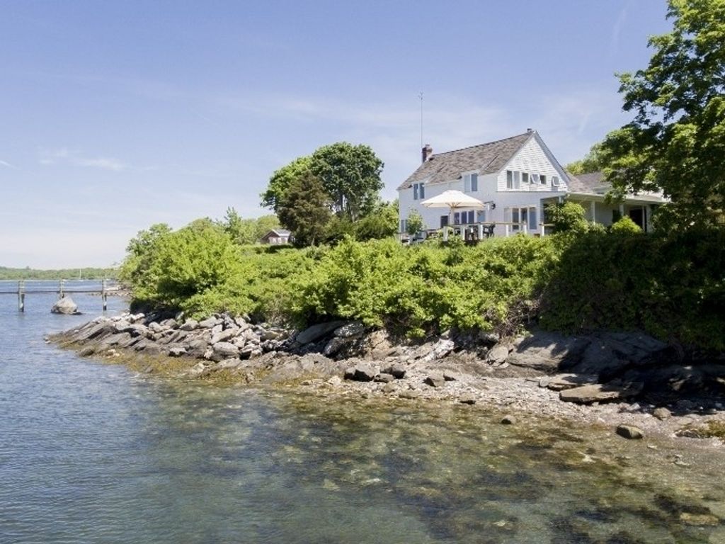 23 Avenue B, Jamestown, RI 02835