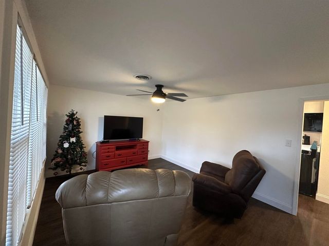 1924 N 7th Street, Murphysboro, IL 62966