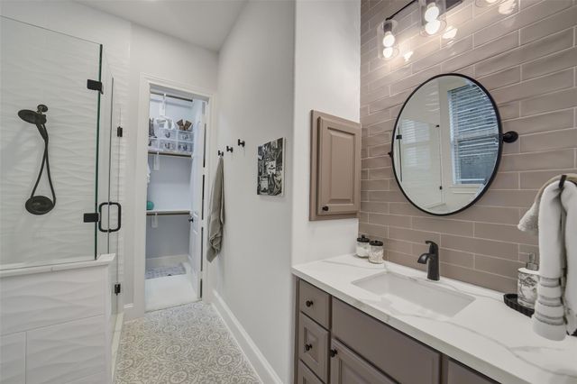 615 Cypress Creek Lane, Richmond, TX 77469