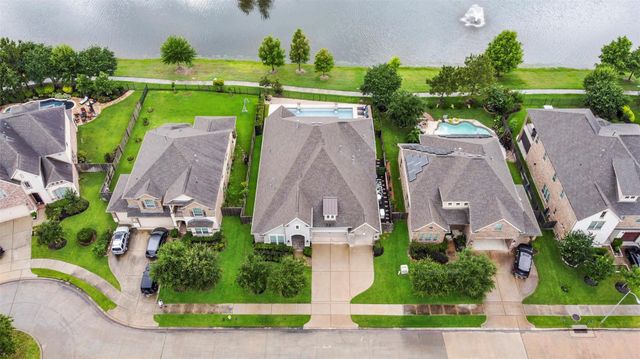 615 Cypress Creek Lane, Richmond, TX 77469