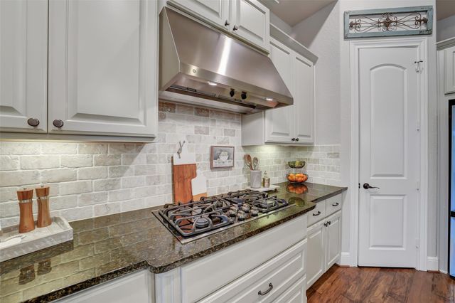 615 Cypress Creek Lane, Richmond, TX 77469