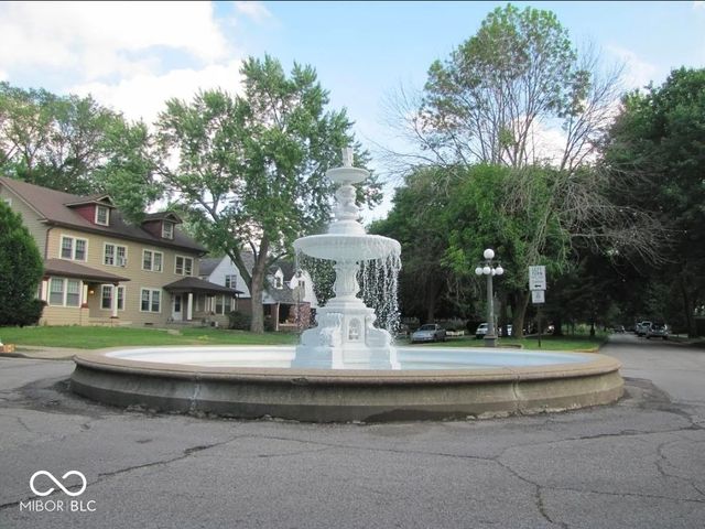 640 Woodruff Place Middle Drive, Indianapolis, IN 46201