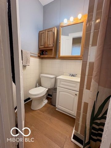 640 Woodruff Place Middle Drive, Indianapolis, IN 46201