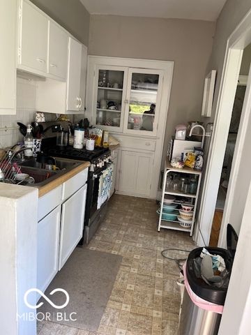 640 Woodruff Place Middle Drive, Indianapolis, IN 46201