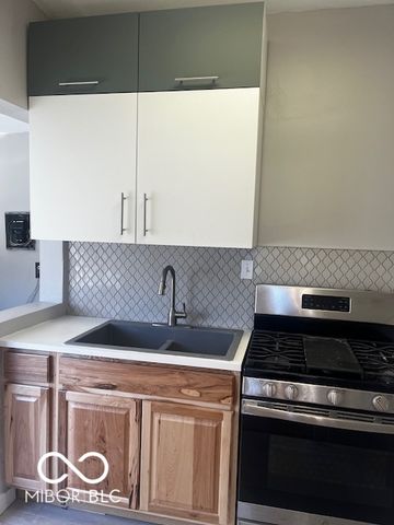 640 Woodruff Place Middle Drive, Indianapolis, IN 46201