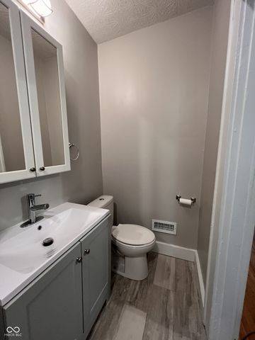 640 Woodruff Place Middle Drive, Indianapolis, IN 46201