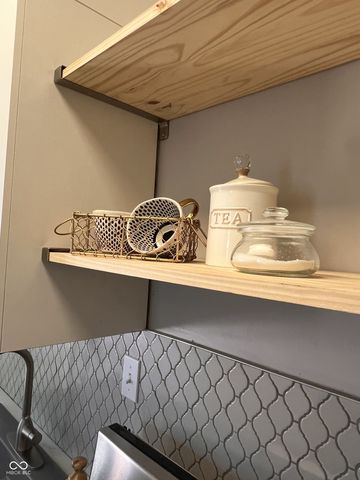 640 Woodruff Place Middle Drive, Indianapolis, IN 46201