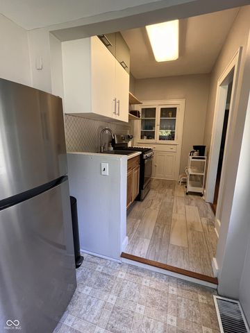 640 Woodruff Place Middle Drive, Indianapolis, IN 46201