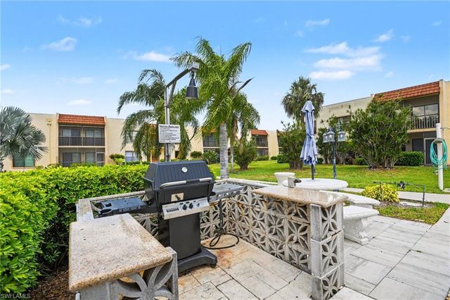 12501 McGregor BLVD 10, Fort Myers, FL 33919