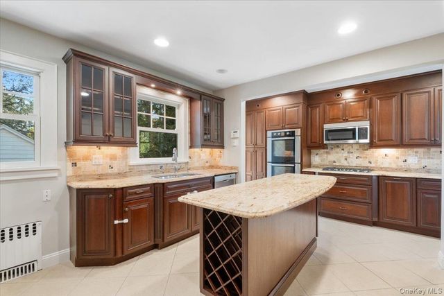 4 Sage Terrace, Scarsdale, NY 10583