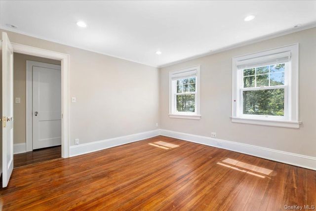 4 Sage Terrace, Scarsdale, NY 10583
