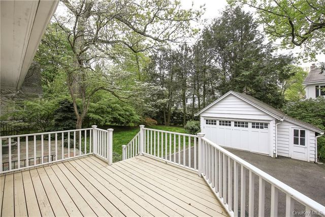4 Sage Terrace, Scarsdale, NY 10583