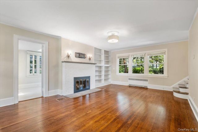 4 Sage Terrace, Scarsdale, NY 10583