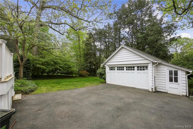 4 Sage Terrace, Scarsdale, NY 10583