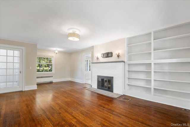 4 Sage Terrace, Scarsdale, NY 10583