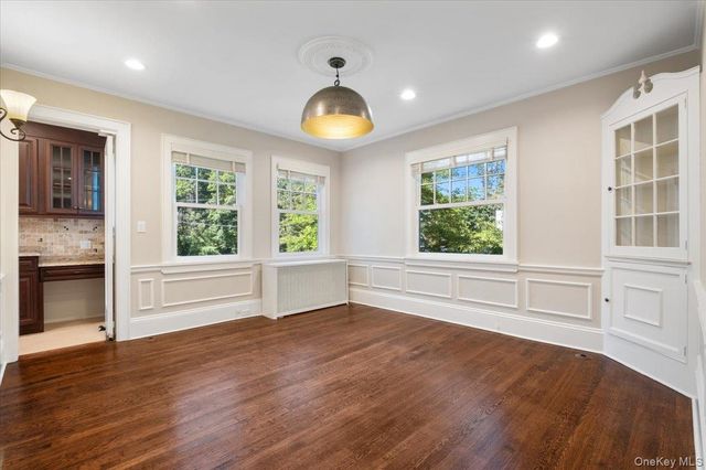 4 Sage Terrace, Scarsdale, NY 10583