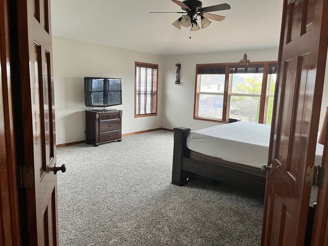 2050 Rockland Drive, Aurora, IL 60503
