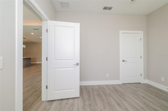 1055 DESMOINES LANE, Poinciana, FL 34759