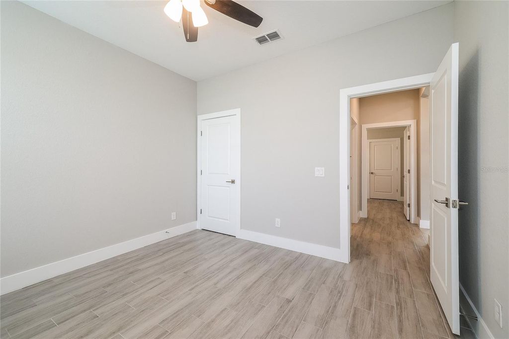 Image 9 of property listing at 1055 DESMOINES LANE, Poinciana, FL 34759