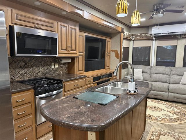 9265 GRIZZLY BEAR LANE, Weeki Wachee, FL 34613