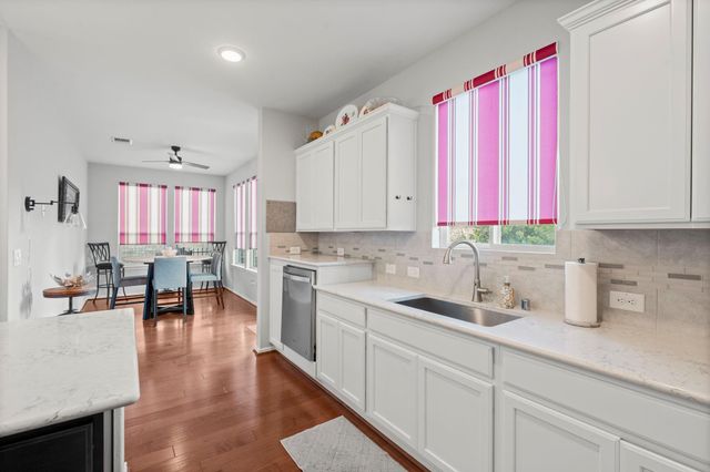 406 Thistle Thorn Drive, The Woodlands, TX 77382