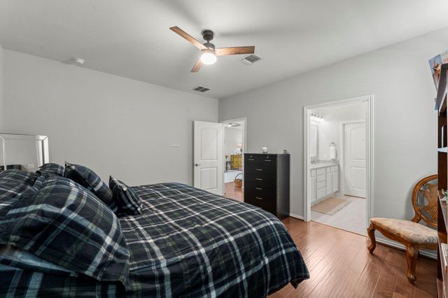 406 Thistle Thorn Drive, The Woodlands, TX 77382