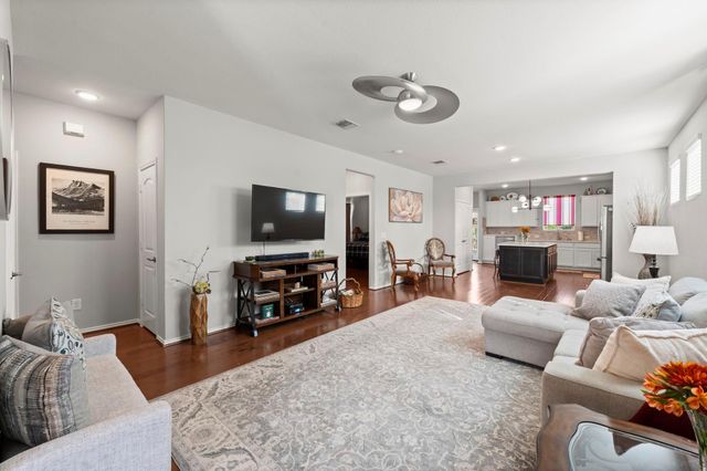 406 Thistle Thorn Drive, The Woodlands, TX 77382