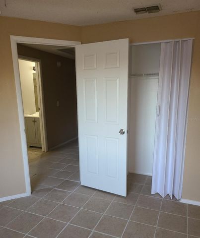 4916 SILVER OAKS VLG E, Orlando, FL 32808