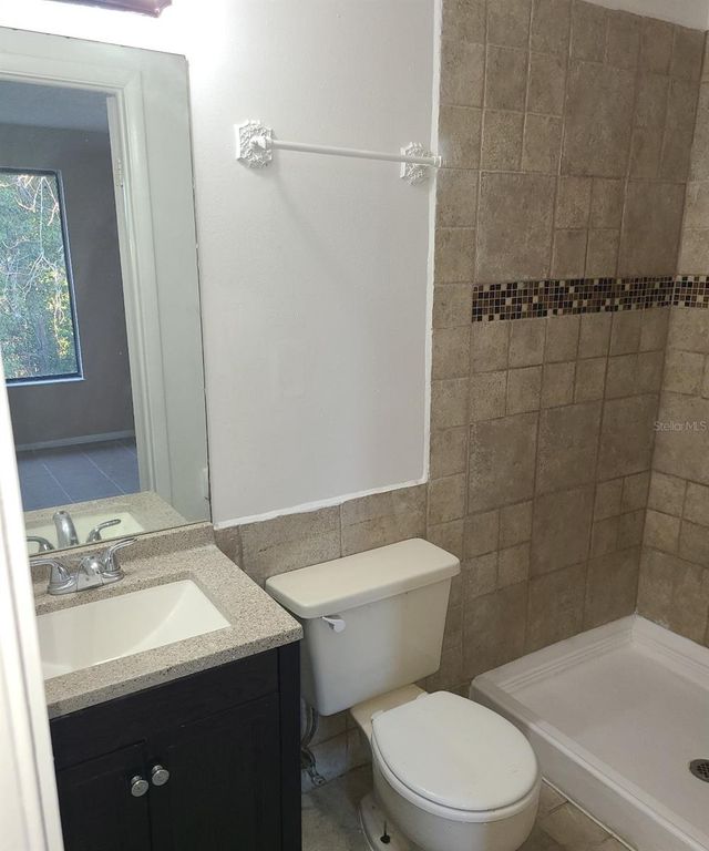 Image 12 of property listing at 4916 SILVER OAKS VLG E, Orlando, FL 32808