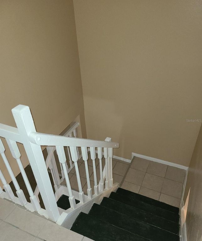 Image 20 of property listing at 4916 SILVER OAKS VLG E, Orlando, FL 32808