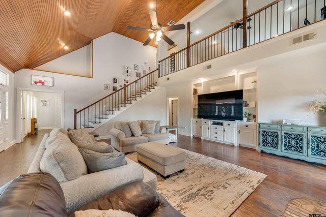 669 Van Zandt County Road 2316, Canton, TX 75103