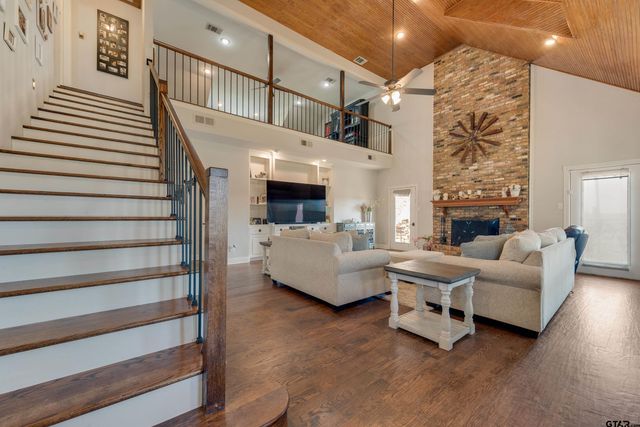 669 Van Zandt County Road 2316, Canton, TX 75103